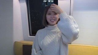 无套内射甜美小姐姐 聊聊天嗑瓜子 翻下内衣吸奶子 特写口交大白屁股上位骑乘