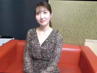 造梦女孩【色魔摄影师潜规则】极品身材的美女模特被色魔摄影师潜规则_完美露脸
